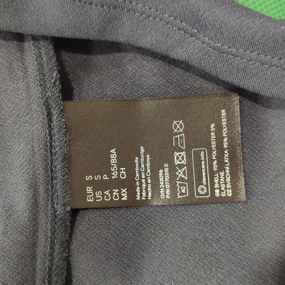 H&M Ladies Short Sleeve Top - Picture 9 of 10